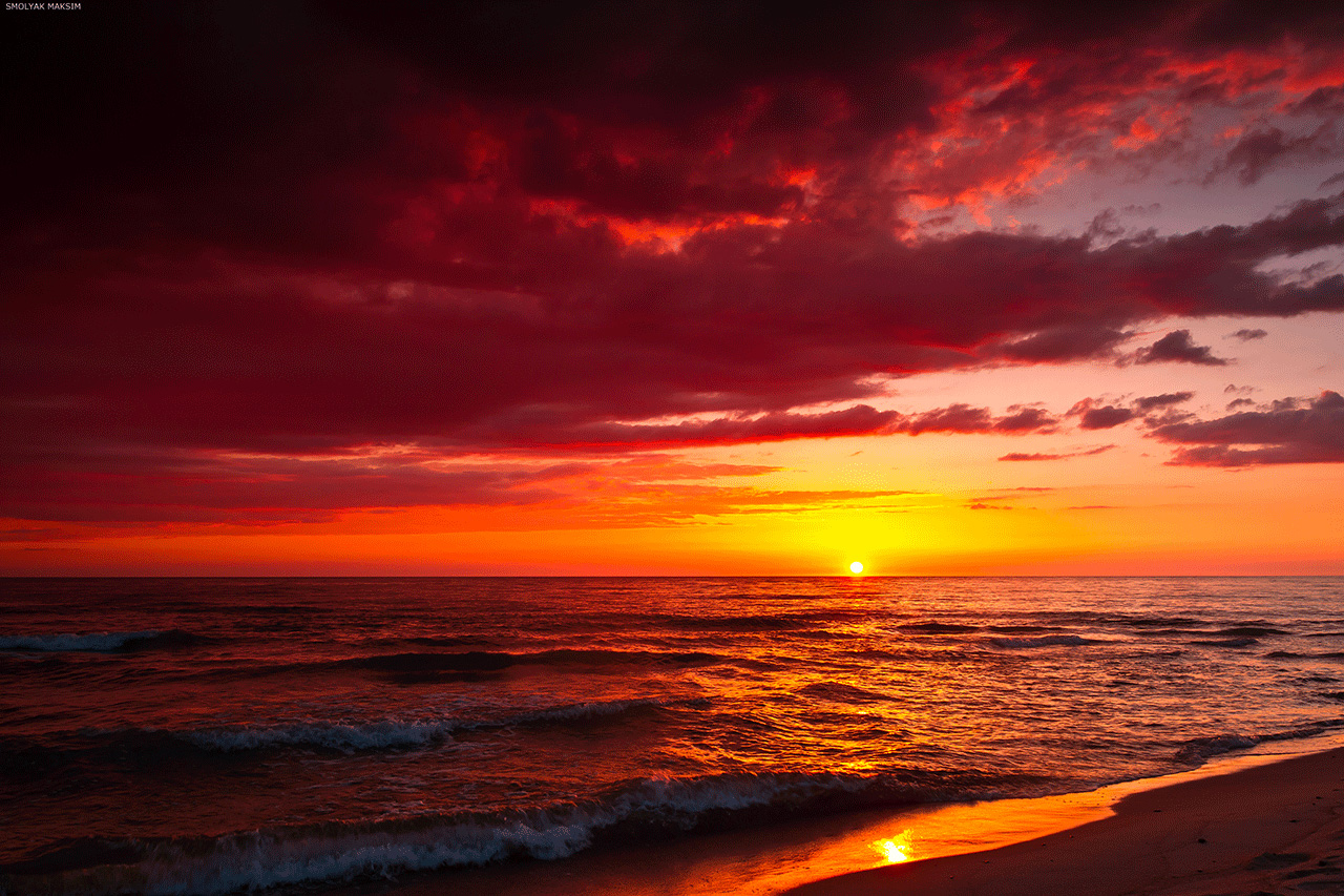 Закат. Закаты Балтийского моря. Красивый закат. Багряный закат. Красный закат на море.
